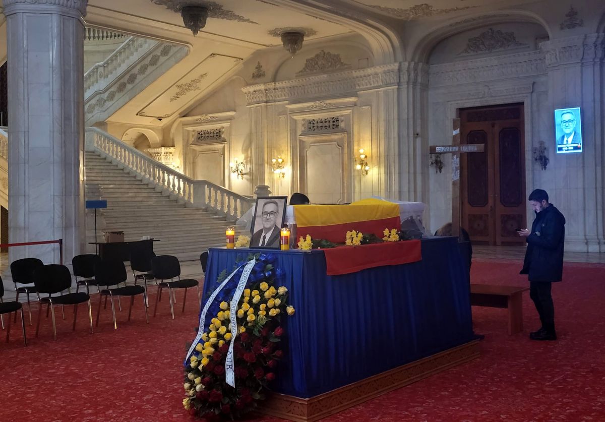 Trupul neînsufleţit al deputatului Lucian Feodorov, depus joi la Palatul Parlamentului: Omul absolut minunat, modest, de un bun simț extraordinar, de o mare bunătate - FOTO