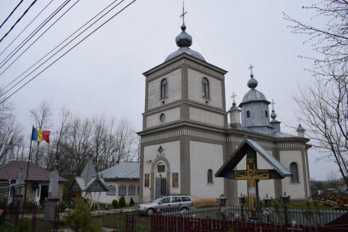 Slujbă misionară organizată de protopopul Petru Fercal într-o parohie din Botoșani