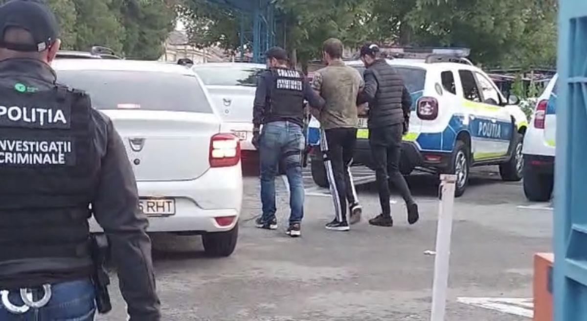 CE mai fură unii: Un hoț ”profesionist” a fost prins cu…Moaștele Sfântului Ioan Gură de Aur