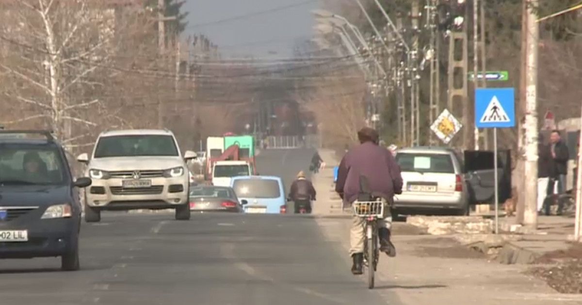 Puzderie de bicicliști inconștienți pe străzile din Botoșani
