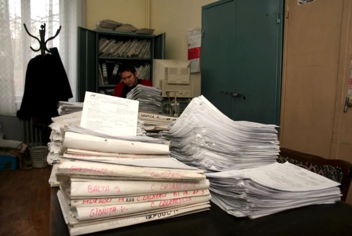 Fum înecăcios dintr-un bloc din municipiu, bucătăria unui botoșănean a luat foc