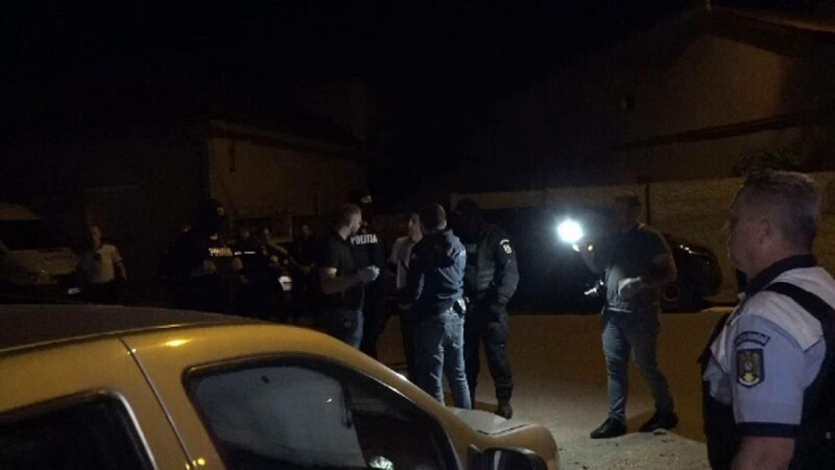 Gelozie dusă la extrem! Botoșăneanul care a băgat de 10 ori cuțitul în soție condamnat la ani grei de închisoare