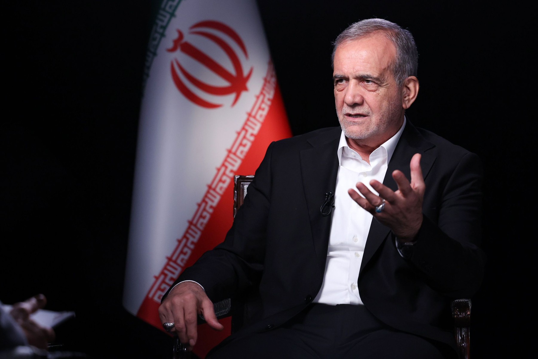 Vizită crucială la Erevan: Iranul, îngrijorat de „coridorul Trump”