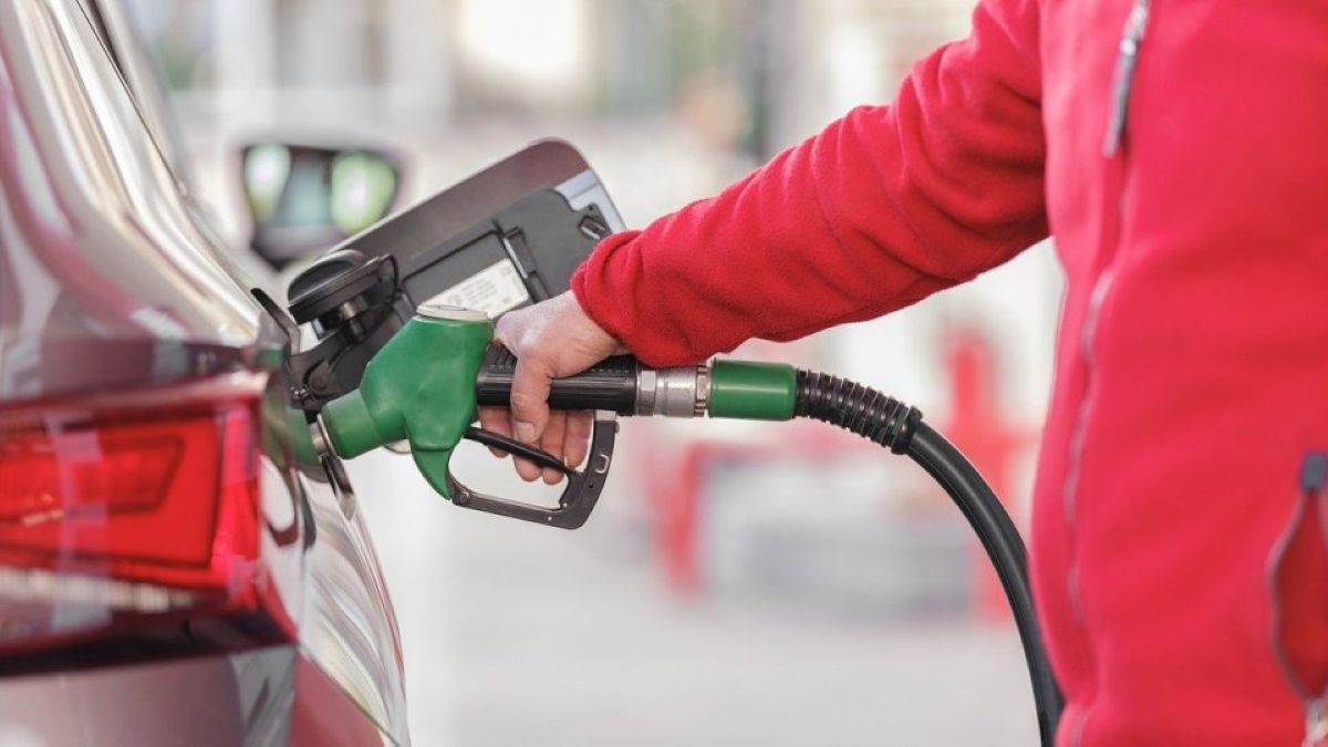 cat costa carburantii pe 13 octombrie