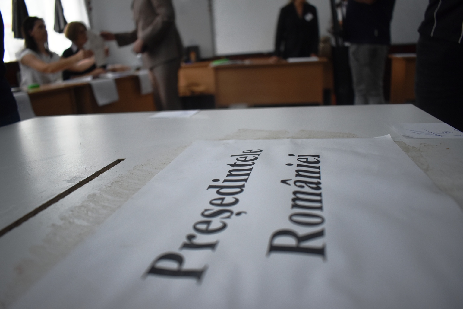 Mai mult scandal pe Internet decât vot... Botoșaniul, la subsolul clasamentului prezenței la urne 