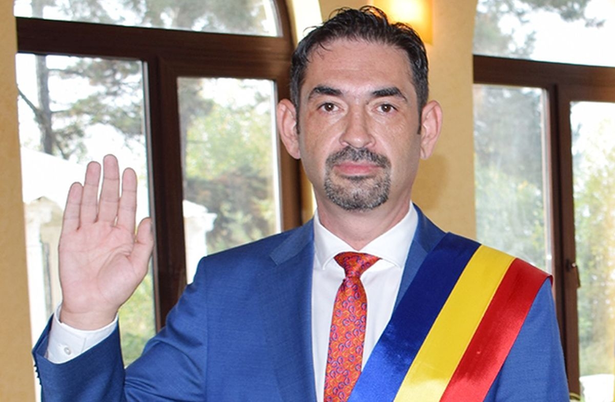 Primarul unui municipiu reședință demisionează pentru a-i face loc câștigătorului alegerilor: Viceprimarii actuali vor proceda la fel