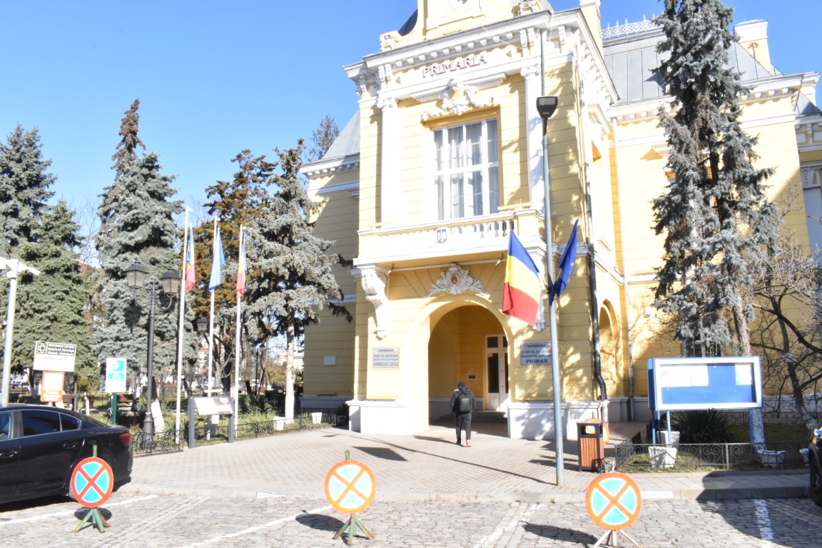 Primăria Botoșani trebuie să concedieze aproape 50 de angajați – VIDEO 