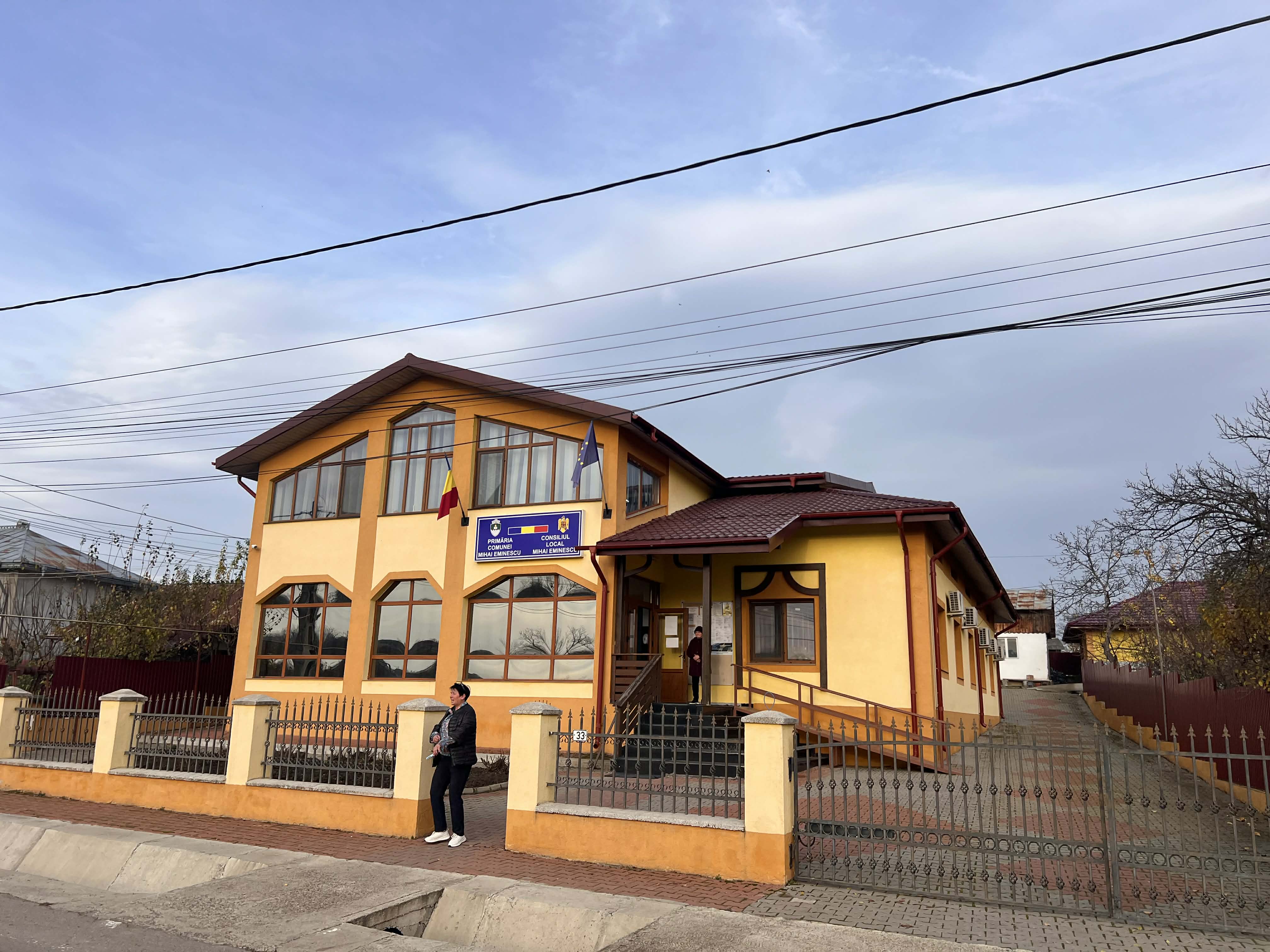 Explozie de ambiție la Primăria Mihai Eminescu: S-au dublat candidații pentru funcția eliberată de Verginel Gireadă 