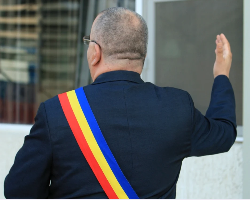 Primarii care nu concediază salariați, obligați să le taie salariile – VIDEO 