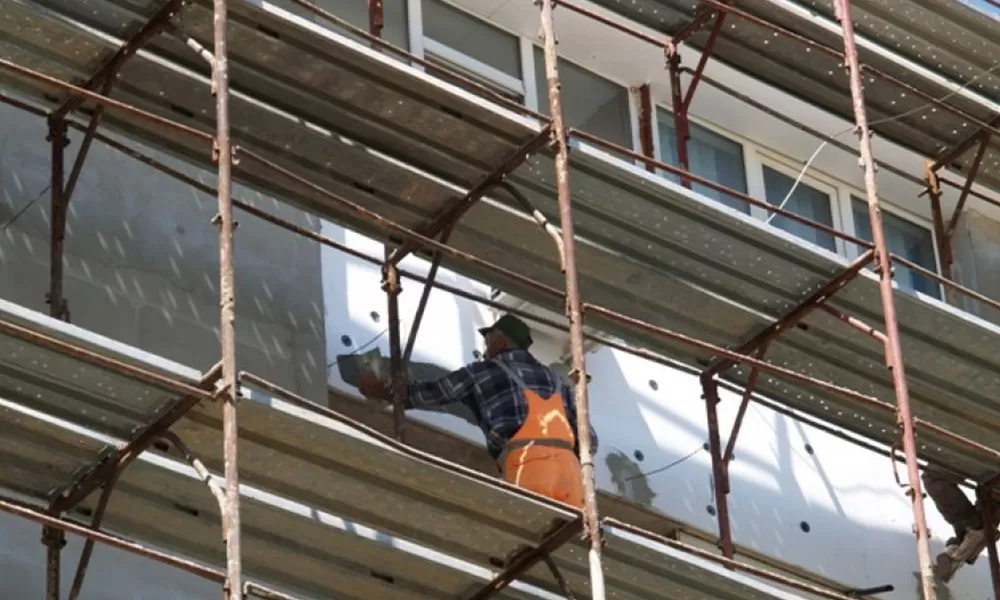 Primăriile din Botoșani pot cere bani europeni pentru reabilitarea termică a blocurilor