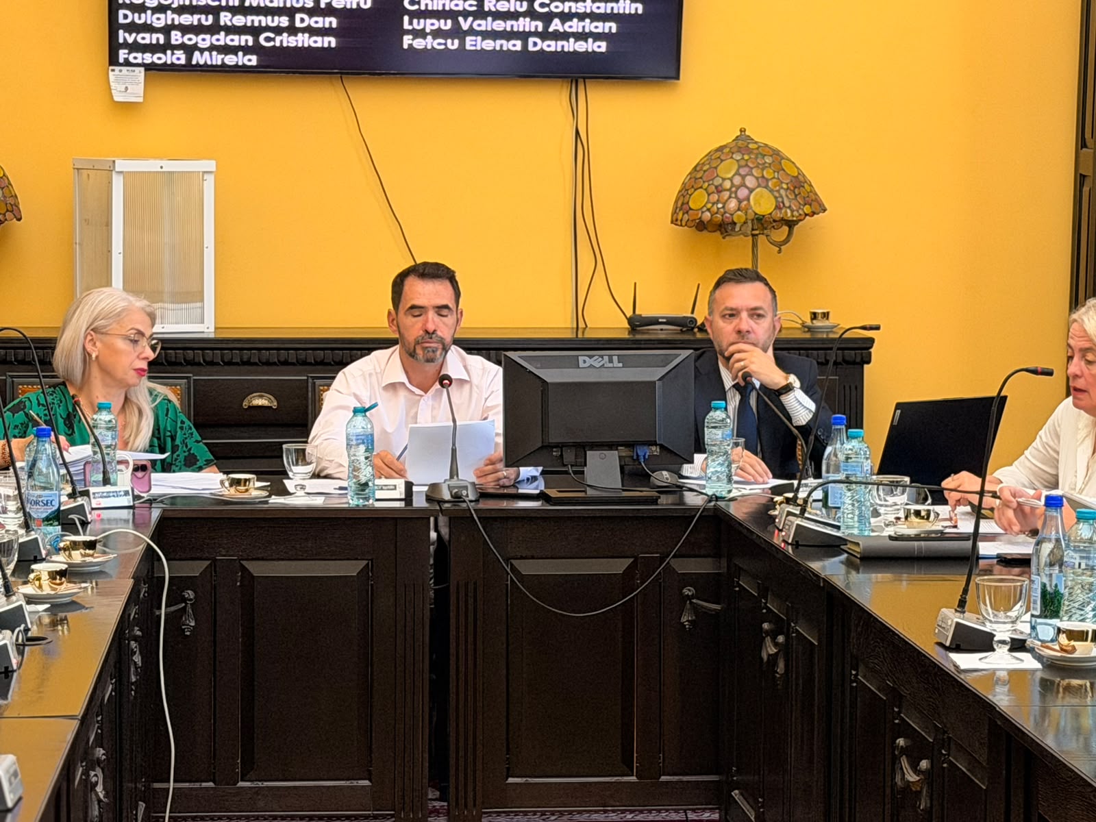 primarul cosmin andrei in sedinta