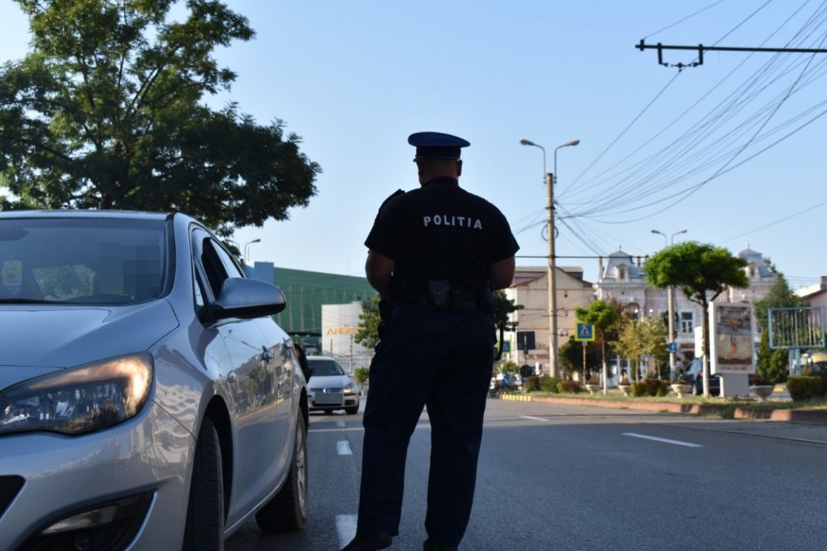 Botoșănean AMENDAT și lăsat fără mașină după o întâlnire cu polițiștii