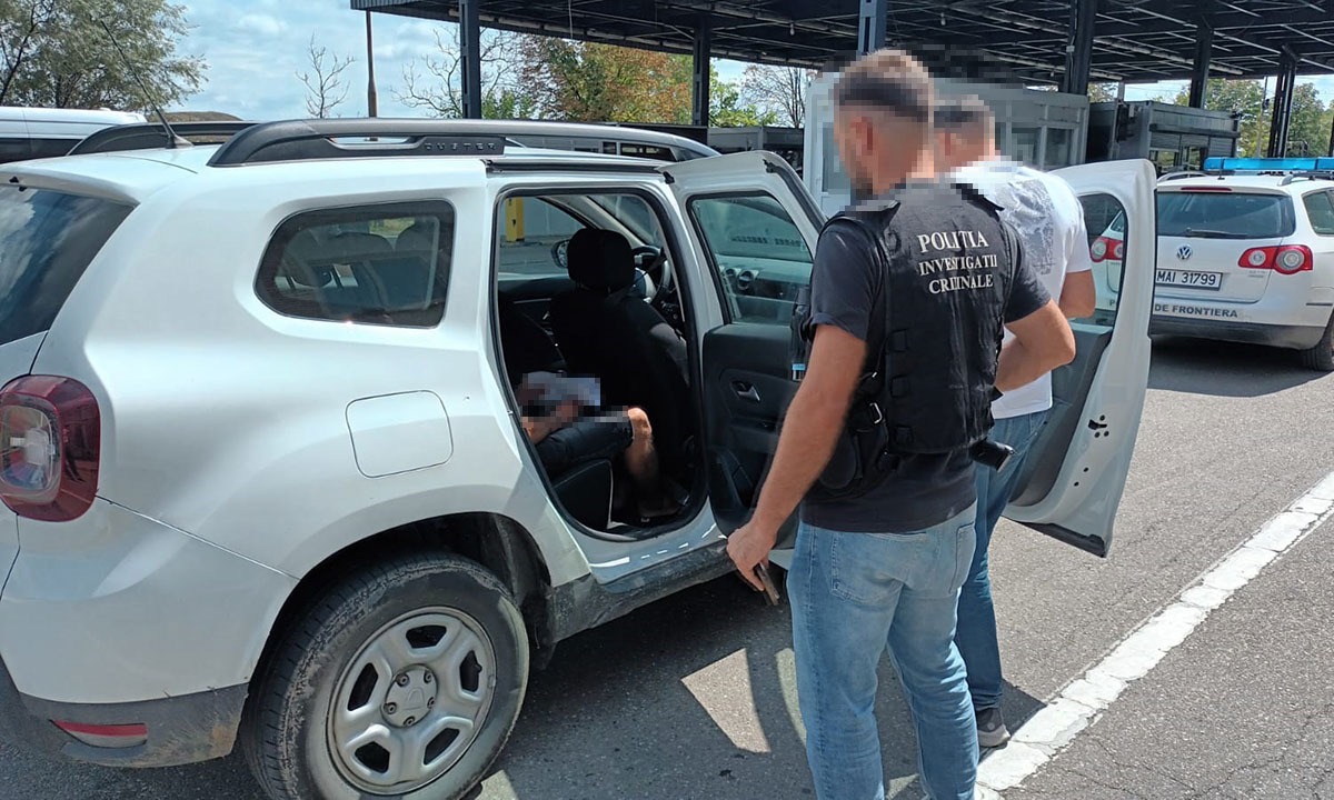 Bărbat condamnat la închisoare, prins la Vama Stânca