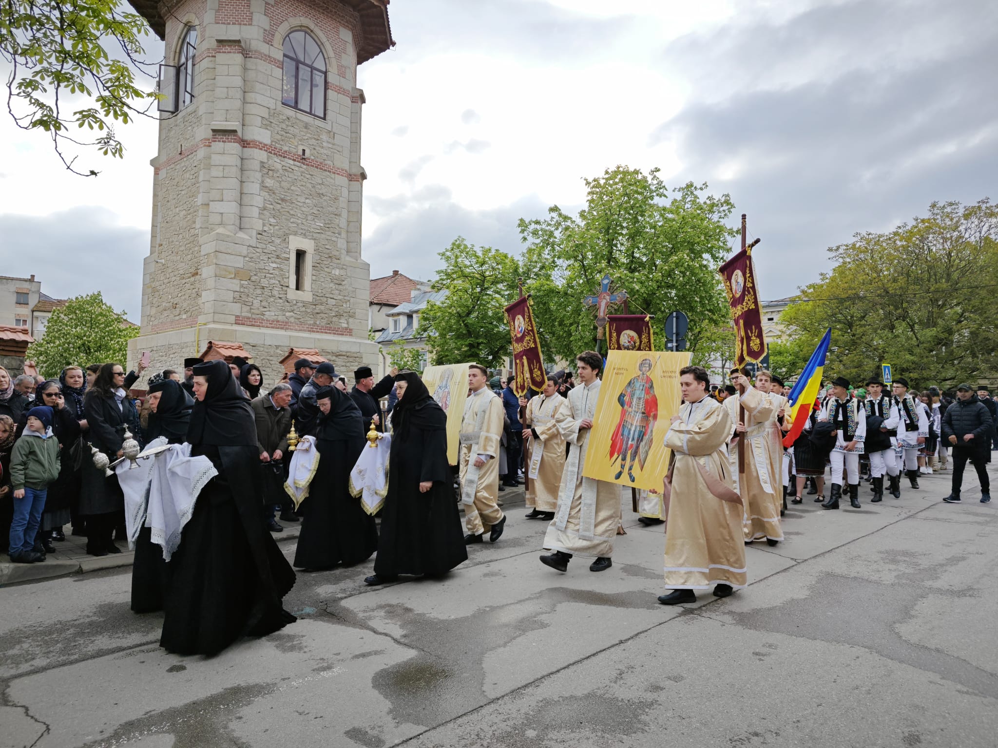 Mitropolitul Teofan vine la procesiune de ziua orasulu