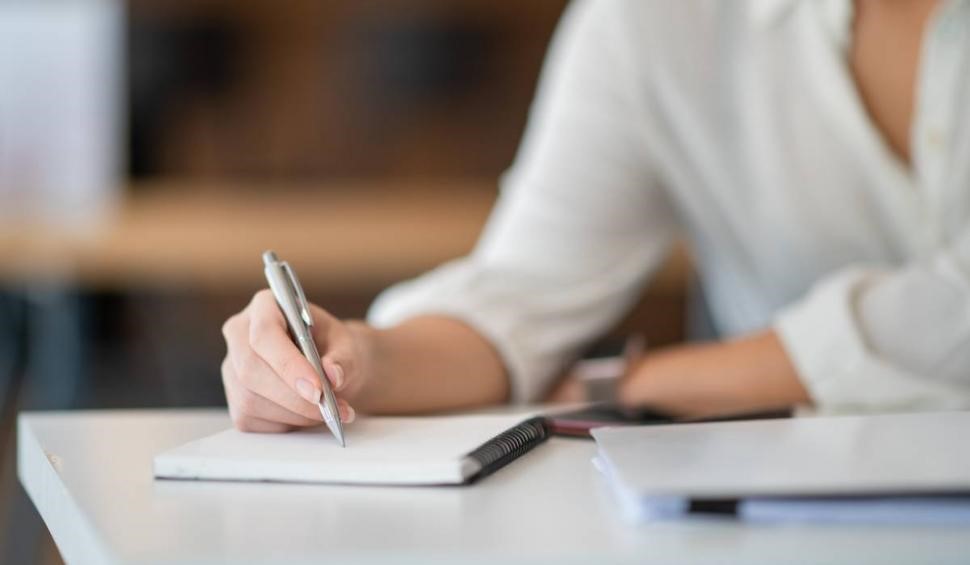 Prime de 1.500 de lei pentru profesorii din Botoșani: CÂND intră banii  