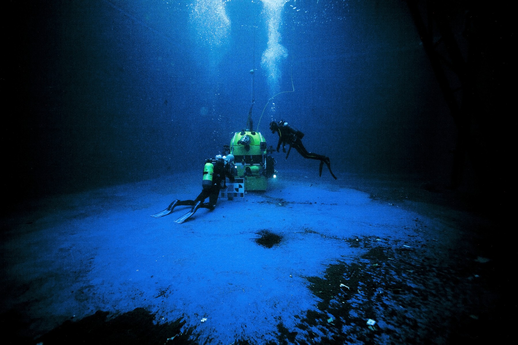 Descoperire UIMITOARE în Marea Mediterană: Un submarin a găsit o comoară naturală rară