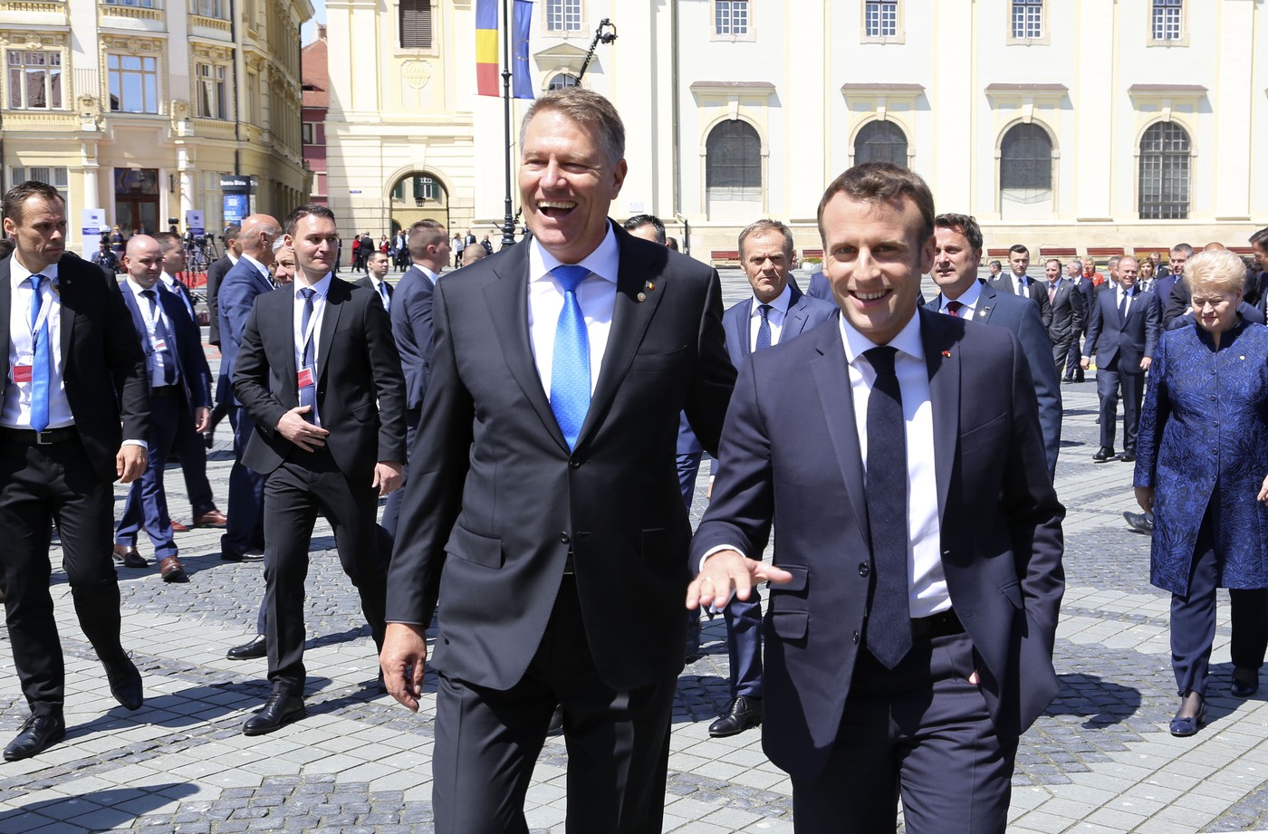 În fața zvonurilor privind întoarcerea lui Iohannis la primărie, doi dintre apropiații săi reacționează: „Asta e ceea ce se cheamă în germană «wunschdenken»”