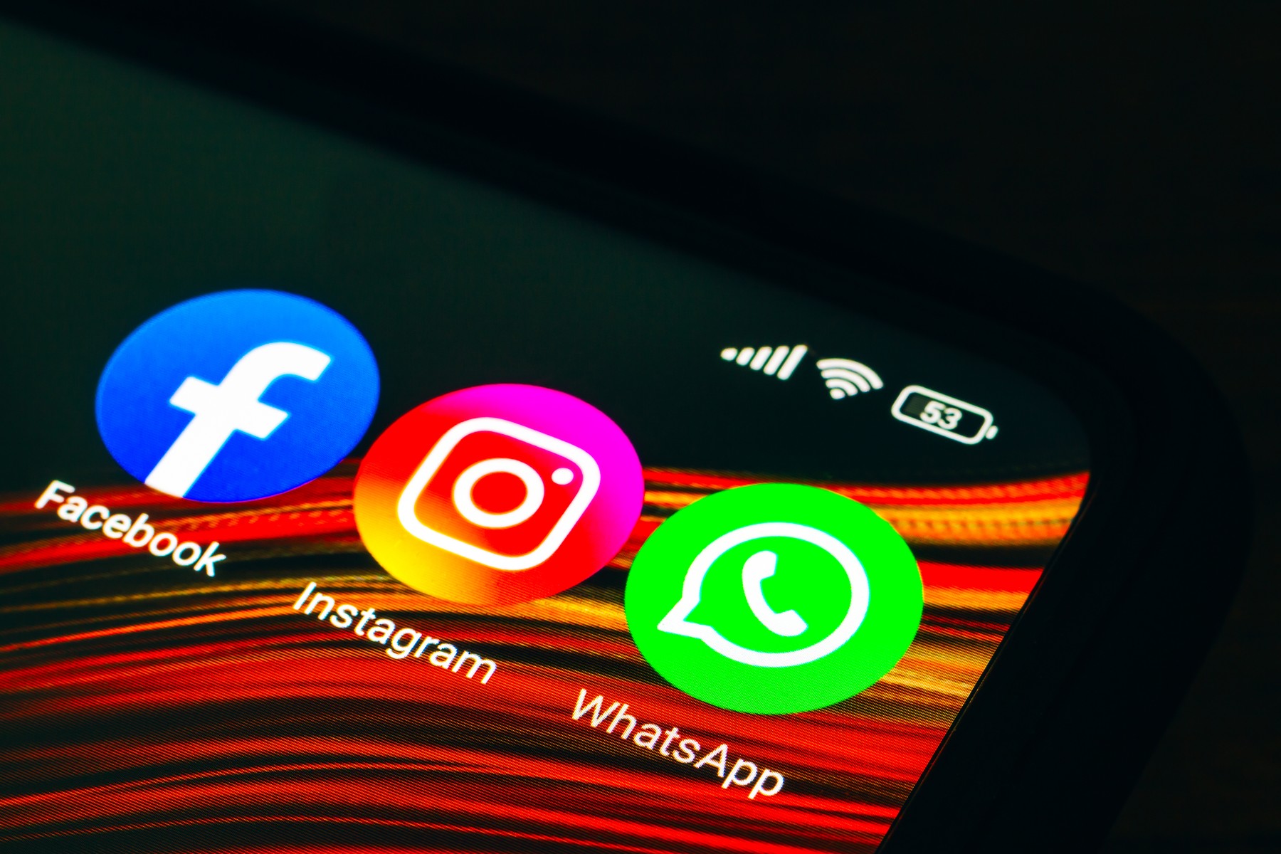 Meta introduce abonamente premium pentru Facebook, Instagram și WhatsApp