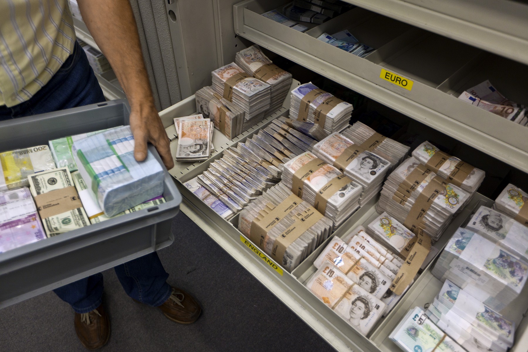 Elveția, mutare cheie pentru a-și spăla imaginea de paradis al „banilor murdari”