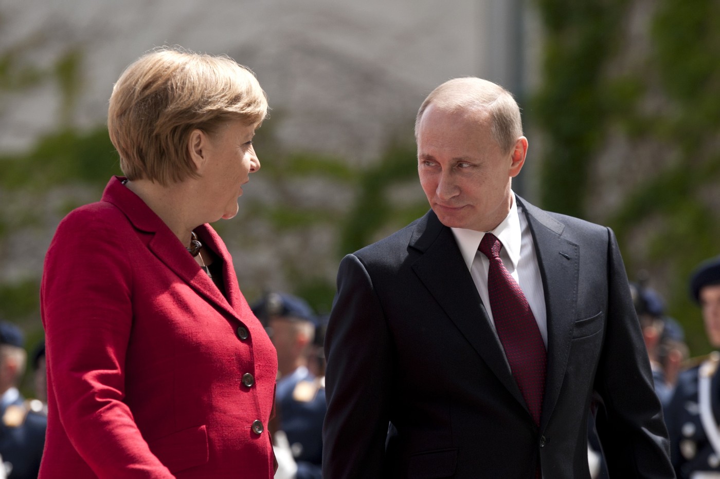 „El a decis să lupte”. Angela Merkel spune, la București, de ce mai există azi Ucraina „suverană și independentă” / Concluzii despre SUA și Putin
