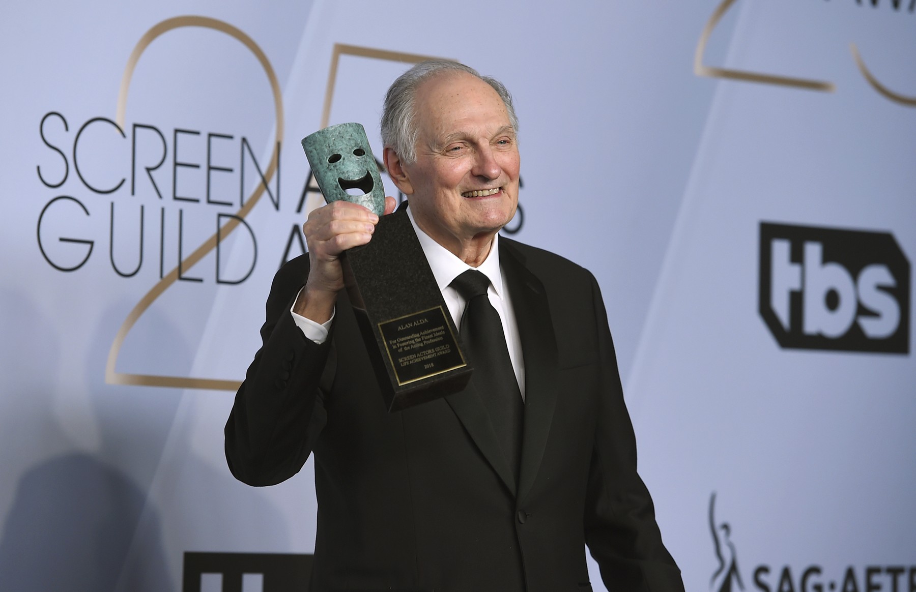 Alan Alda, starul din M*A*S*H*, emoționat de impactul rolului său: „Am trăit cu folos”