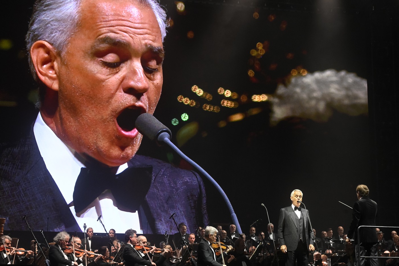 Cât costă o zi la plaja privată a lui Andrea Bocelli din Italia