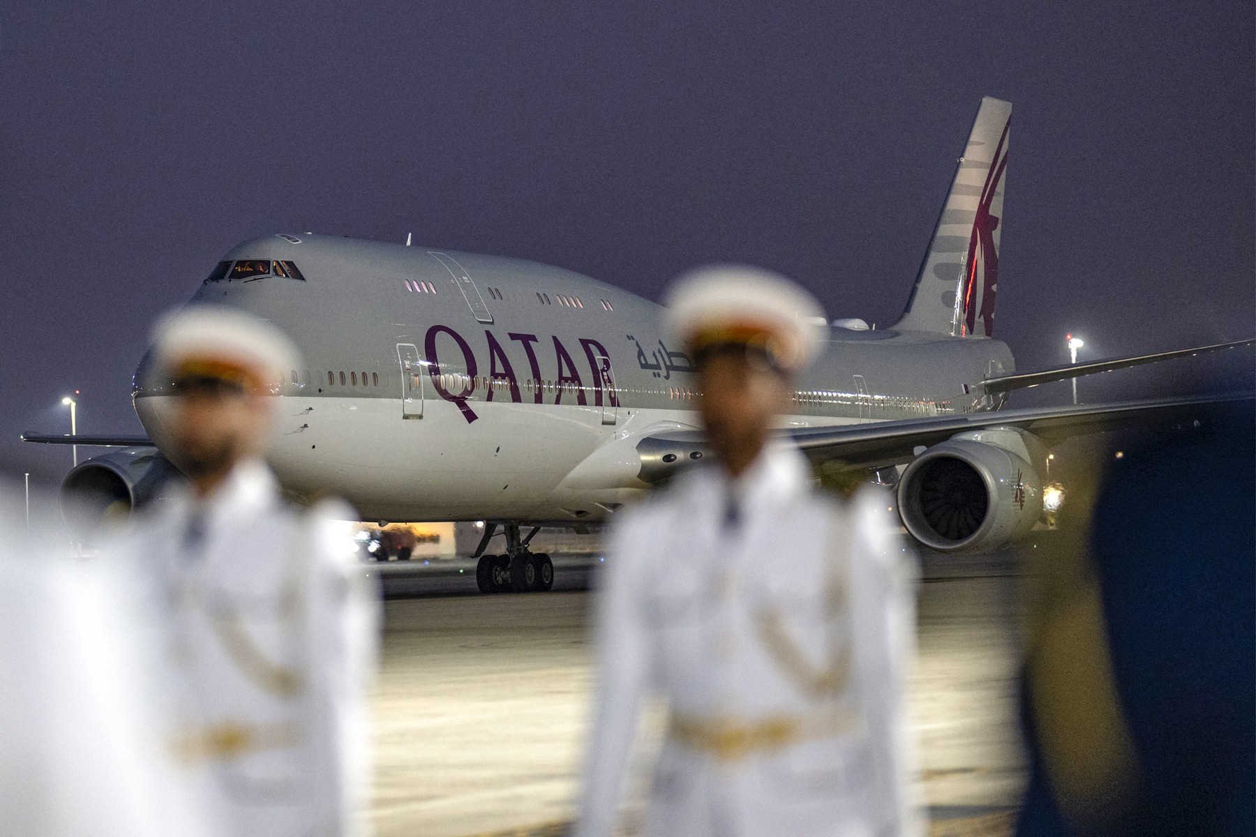 Ultra-luxosul Boeing 747, de 400.000.000 de milioane de dolari, care a aterizat la Mallorca, înaintea eclipsei totale. Cine îl deține