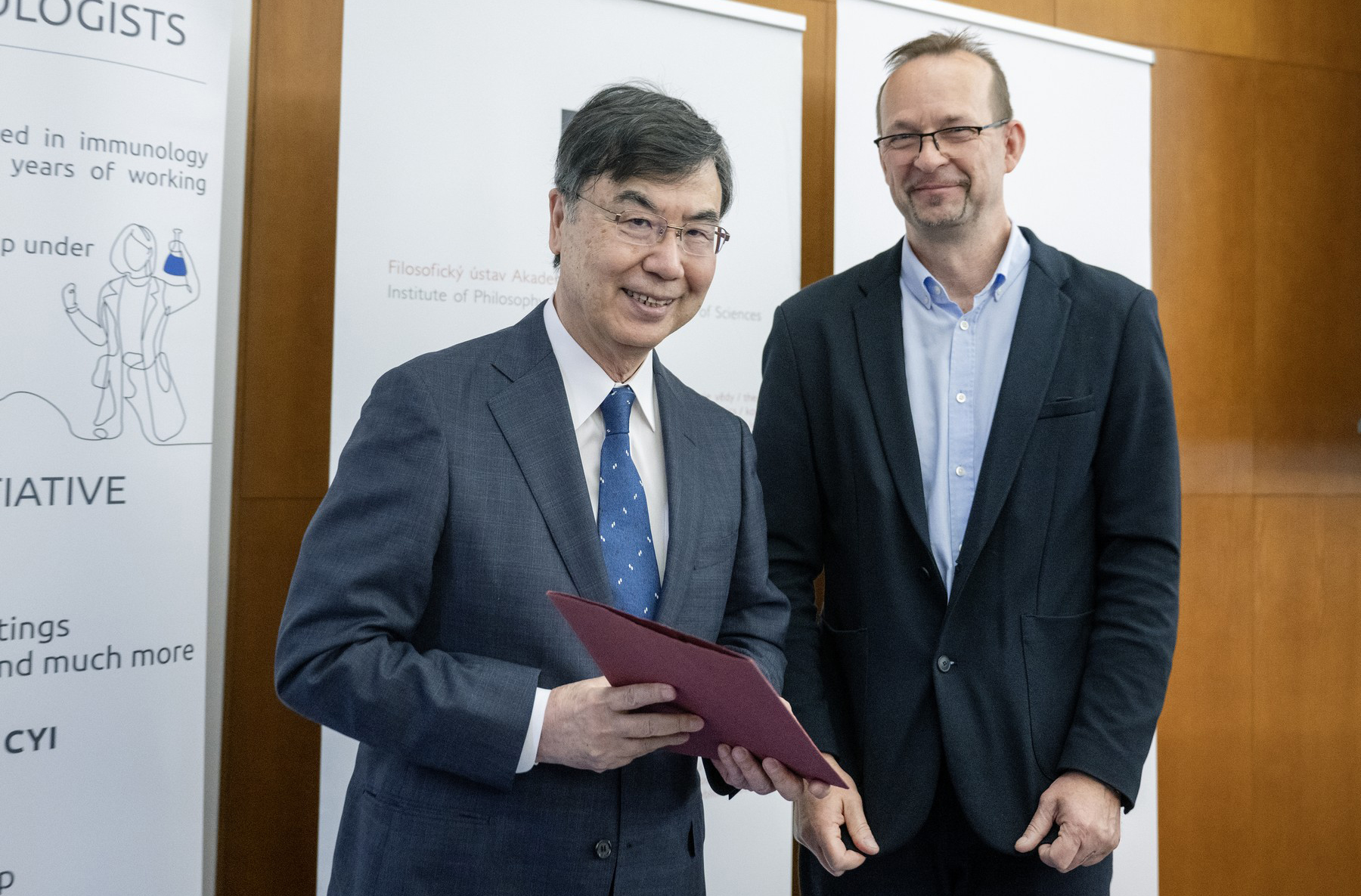 Misterul Nobelului pentru Medicină 2025: Cum au contribuit un cercetător japonez și un laborator cu legături atomice la o descoperire crucială