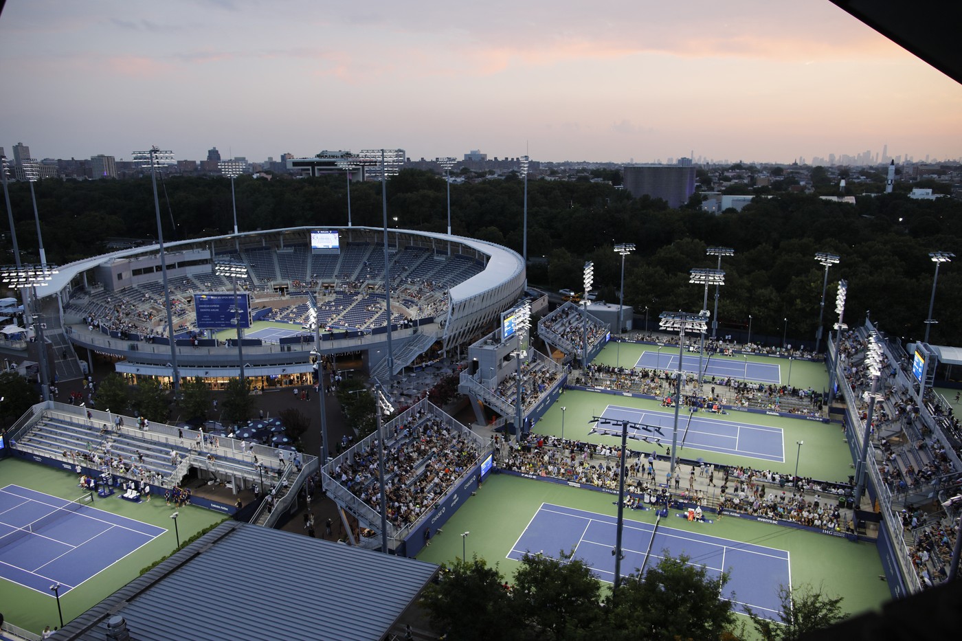 A început US Open, ultimul turneu de Grand Slam al sezonului, iar jucătorii se plâng din nou de un lucru deranjant: mirosul de canabis