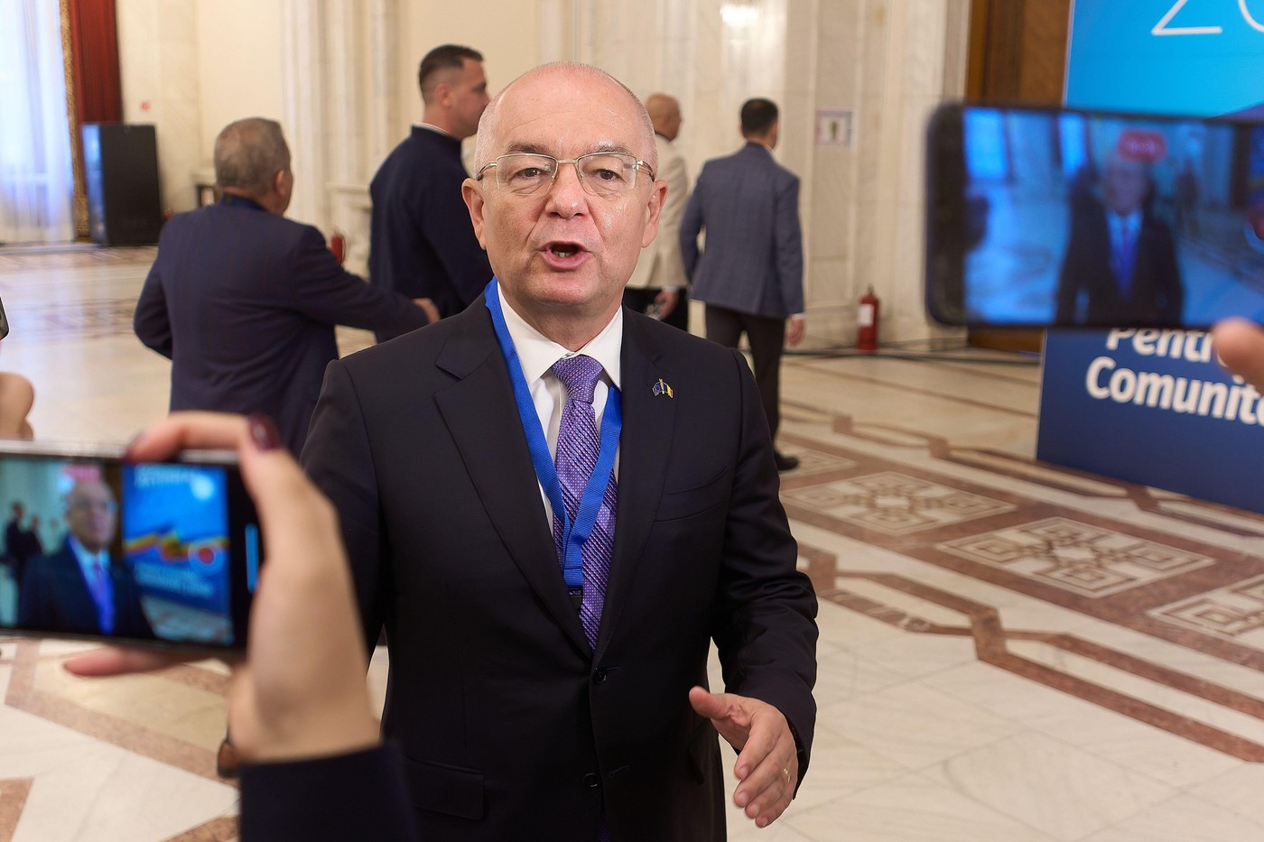 Emil Boc cere reformă administrativă: Câte primării ar trebui restructurate