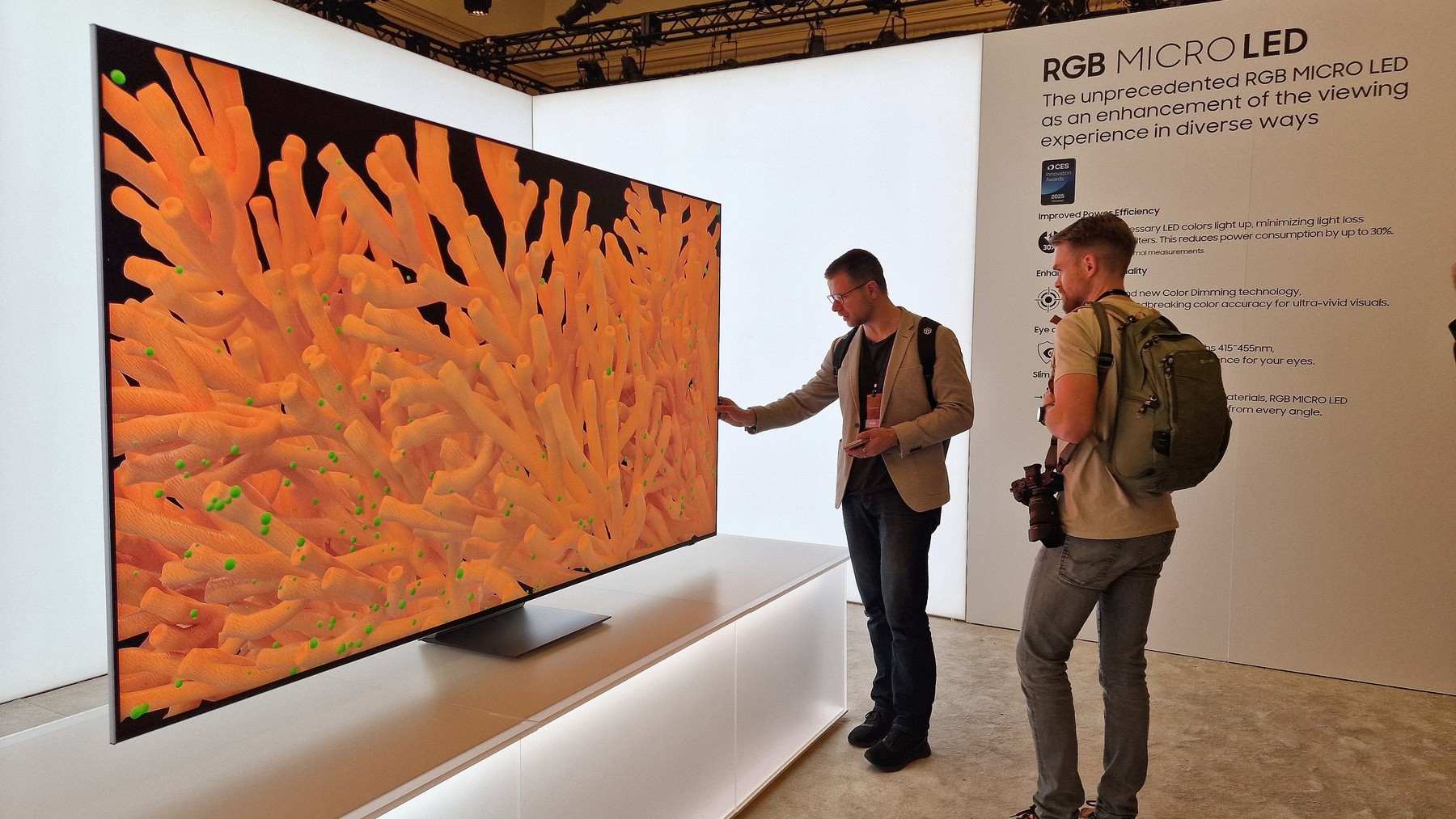 Producătorul TV numărul 1 pariază pe AI pentru toate produsele!