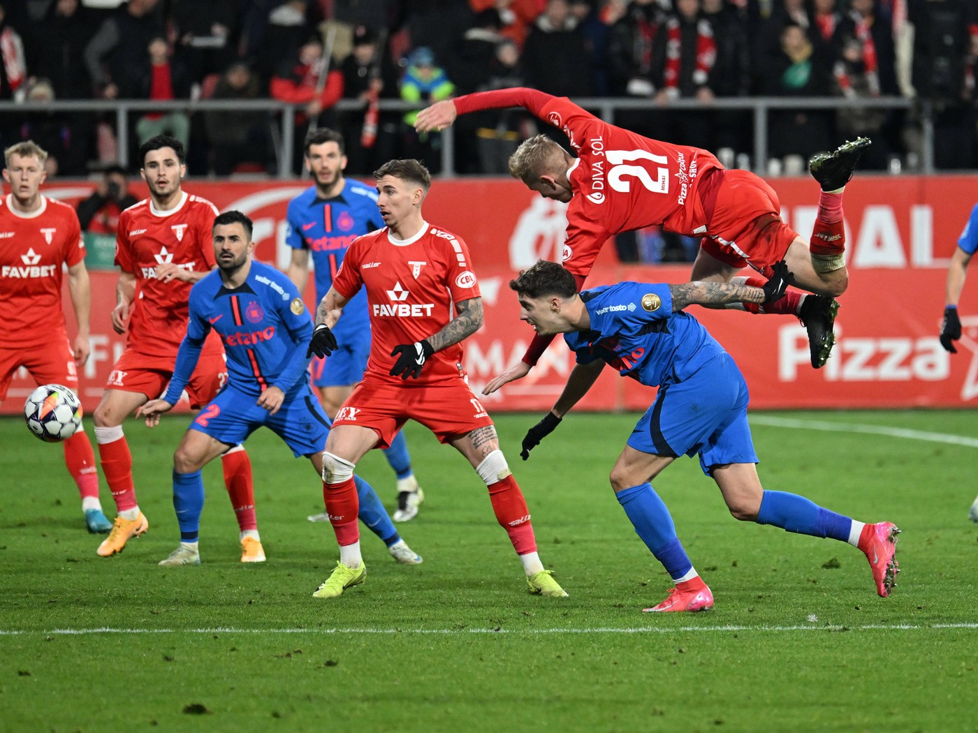 FCSB dă lovitura! Un jucător revine în echipă după accidentare