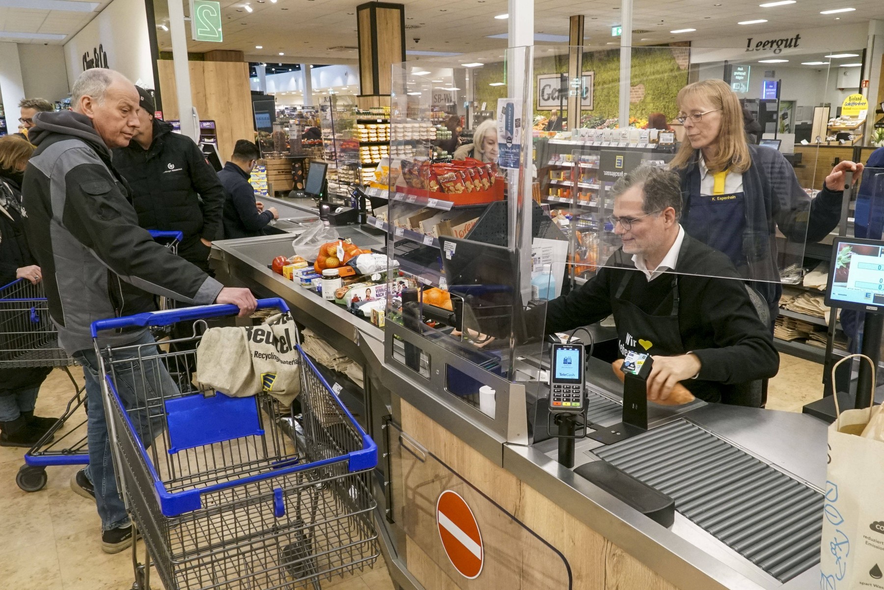 Germanii, îndemnați să muncească mai mult și să iasă la pensie mai târziu!