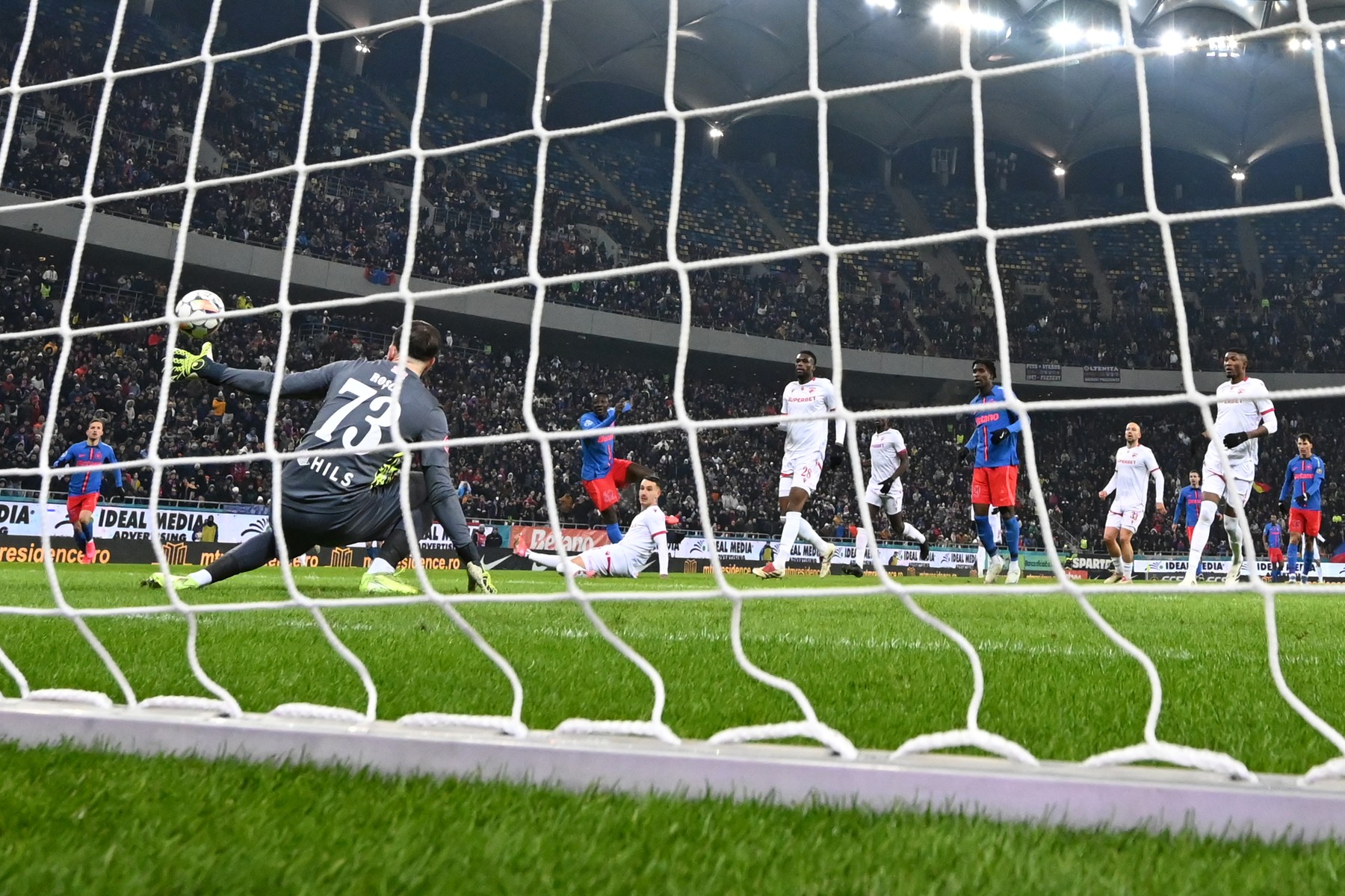 FCSB, șanse minime la titlu după un nou eșec. Cine e favorită?