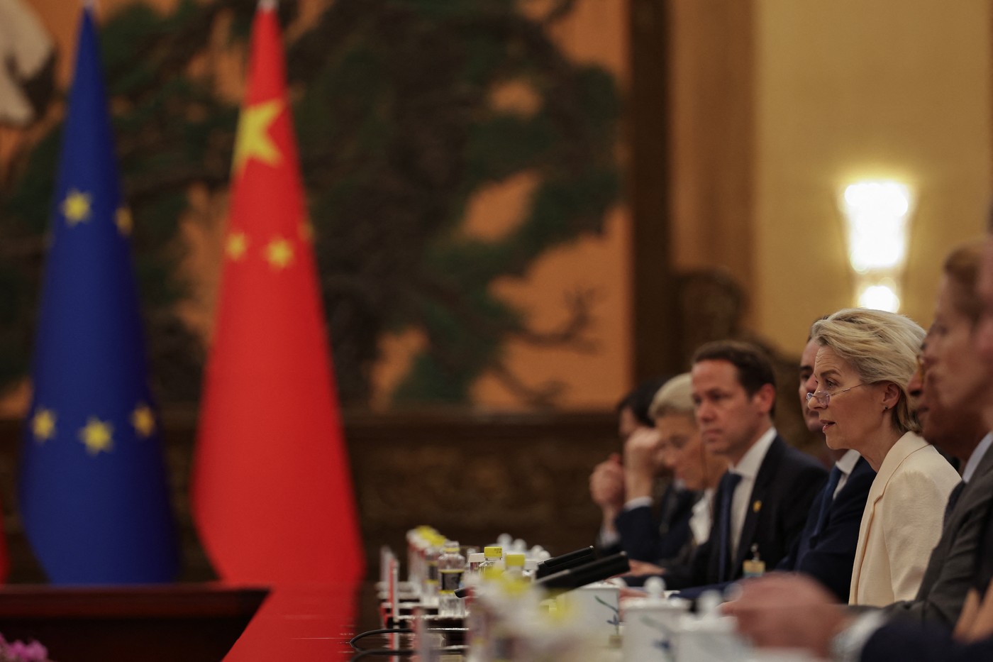 Macron şi Merz cer ca UE să adopte instrumente comerciale mai dure. „Să provoace un prejudiciu comparabil” / Preocuparea China
