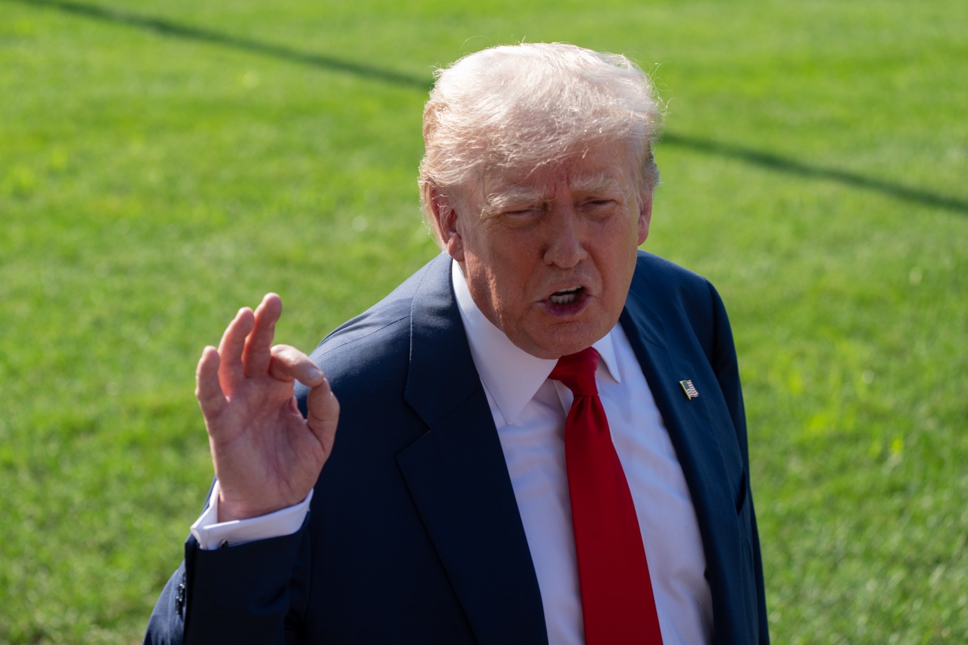 Trump promite 5.000 de dolari fiecărui adult din SUA în cazul în care republicanii vor câştiga alegerile