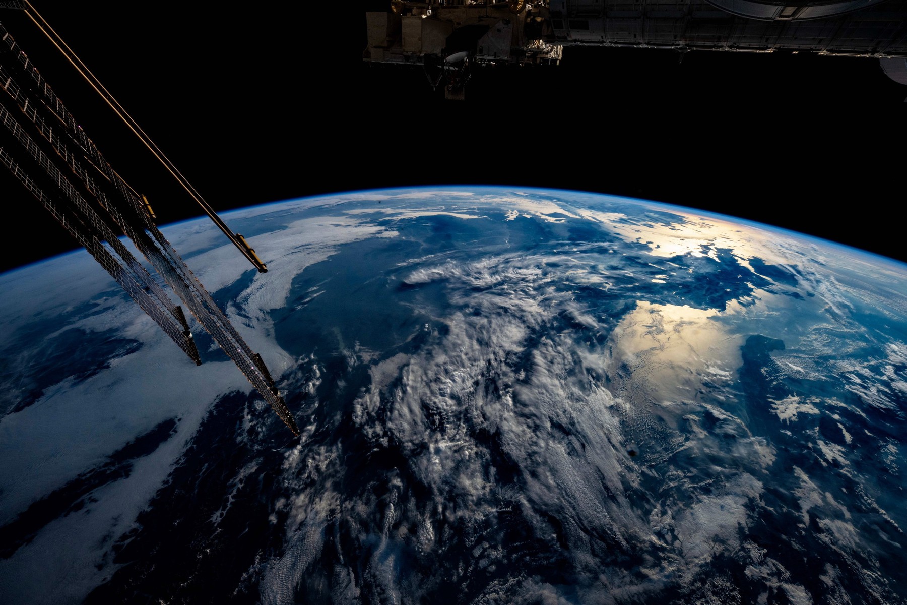 Anomalie pe orbită: Un satelit SpaceX a generat resturi spațiale