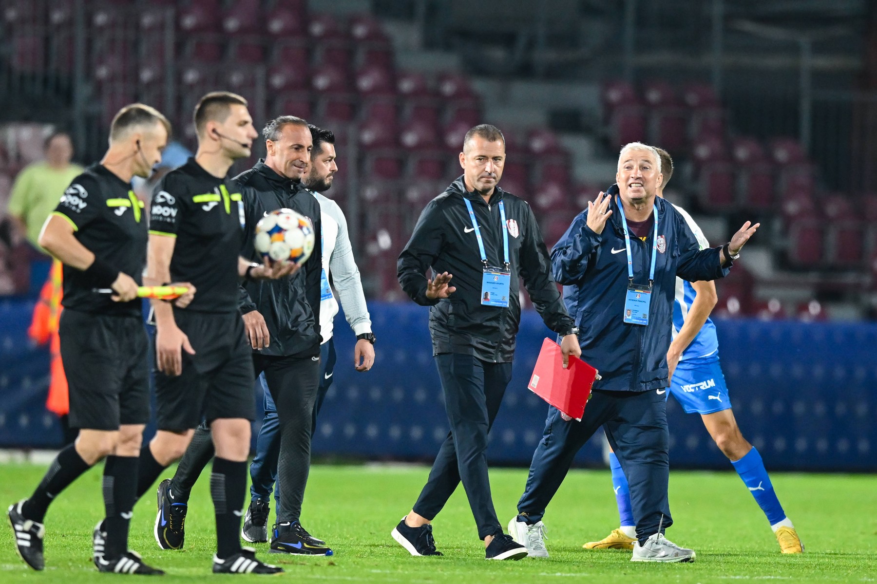 Dan Petrescu, eliminat la meciul cu Universitatea Craiova, își află pedeapsa săptămâna viitoare