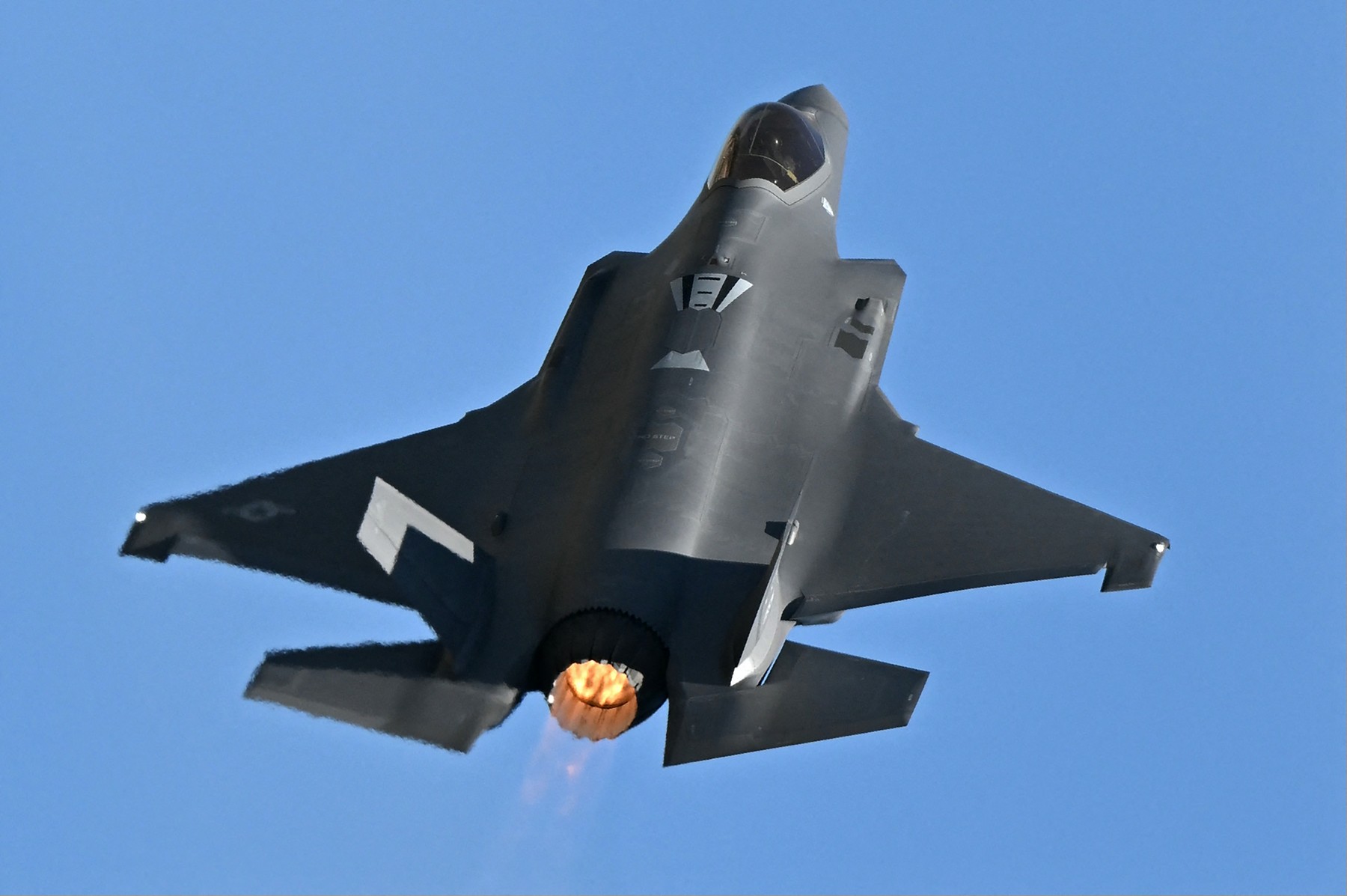 Spania renunță la avioanele F-35 americane, după ce a refuzat cererea lui Trump