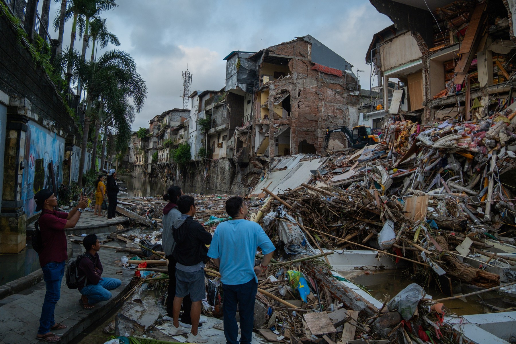 Inundații devastatoare în Bali: 16 morți și doi dispăruți, apele încep să se retragă