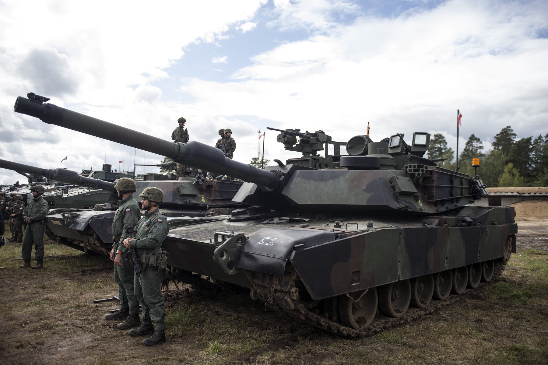 Planul Comisiei Europene pentru transportul militar transfrontalier: Cum vrea UE să-și consolideze apărarea