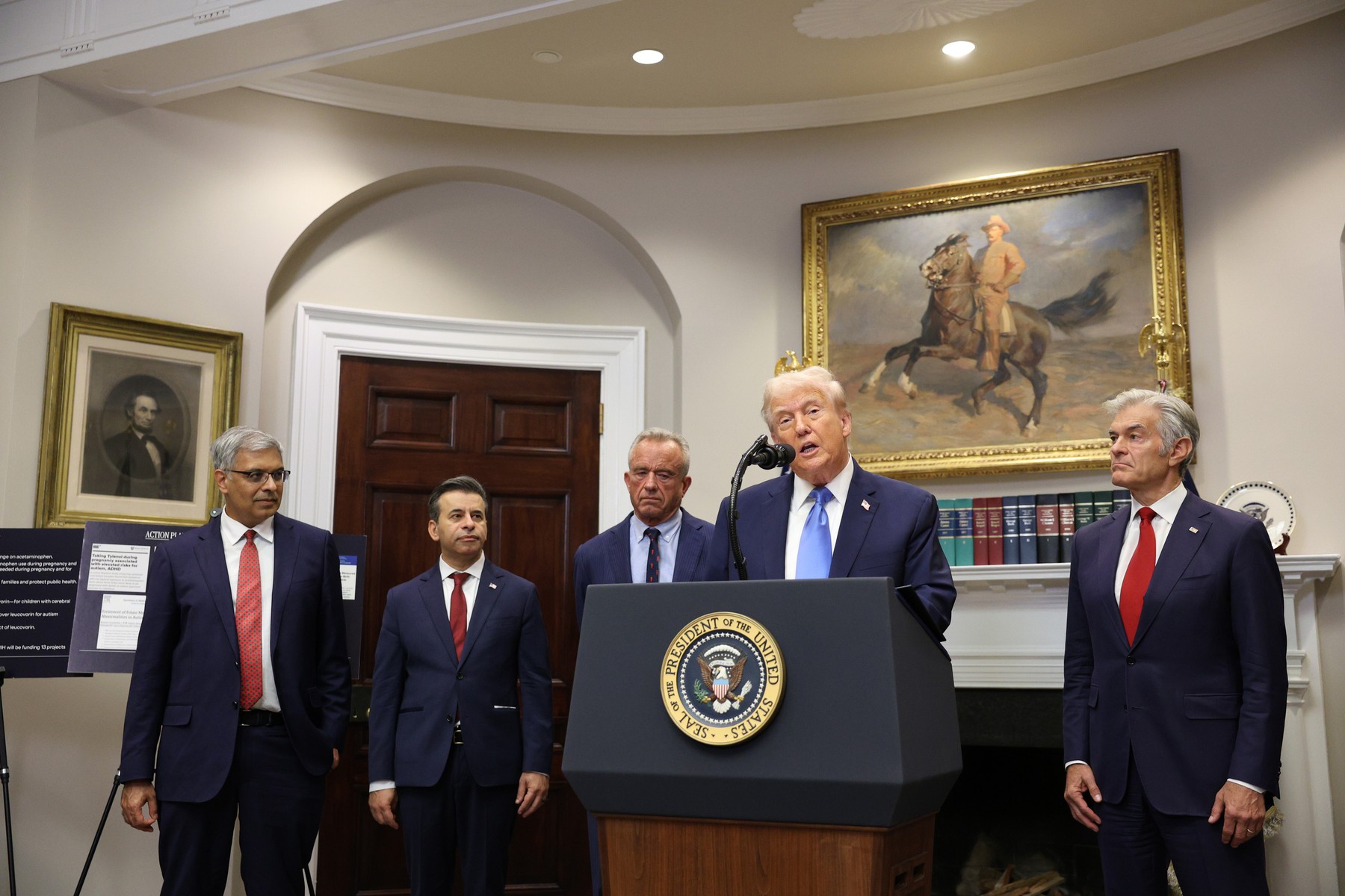 Trump, afirmații controversate despre autism și Tylenol: Propune acid folic drept tratament