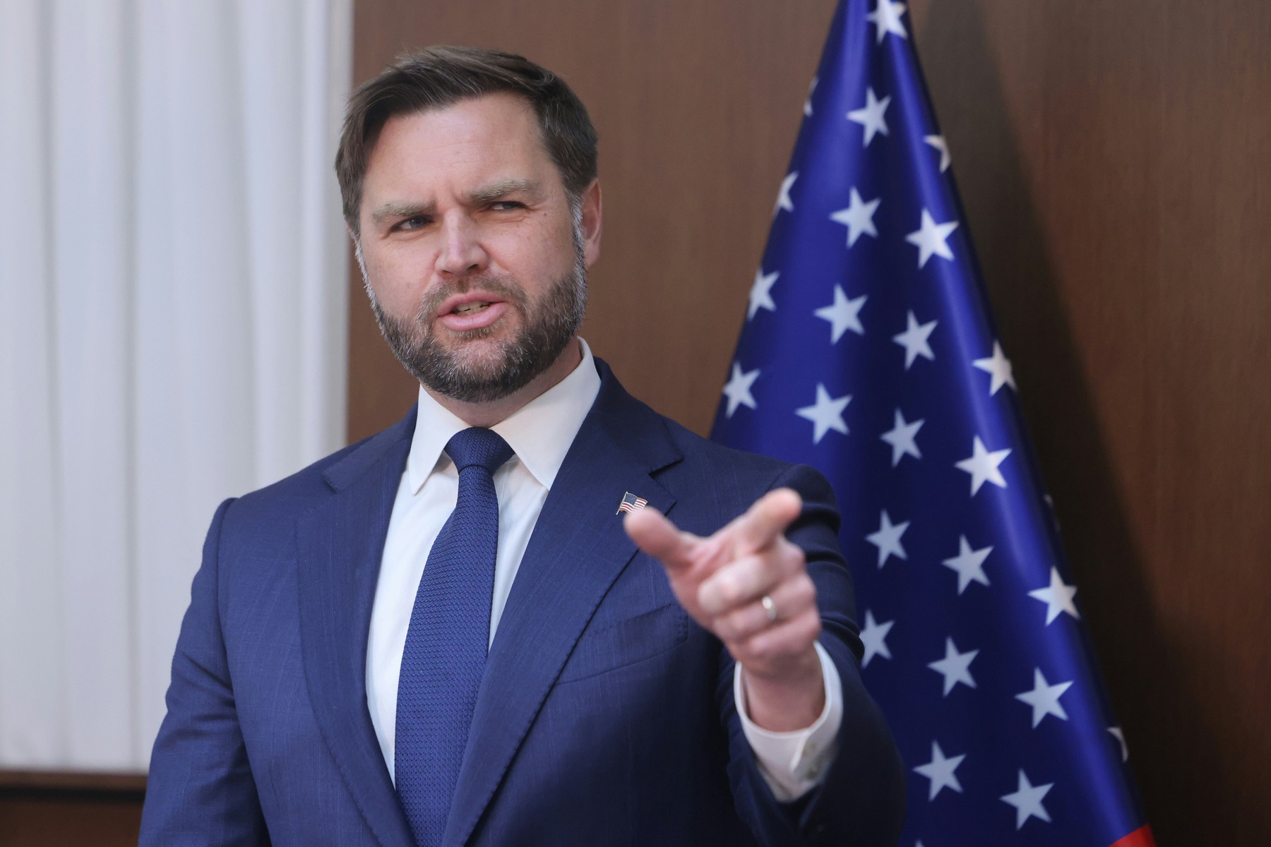 JD Vance condamnă uciderea unui student în Marea Britanie: Reacția Guvernului de la Londra
