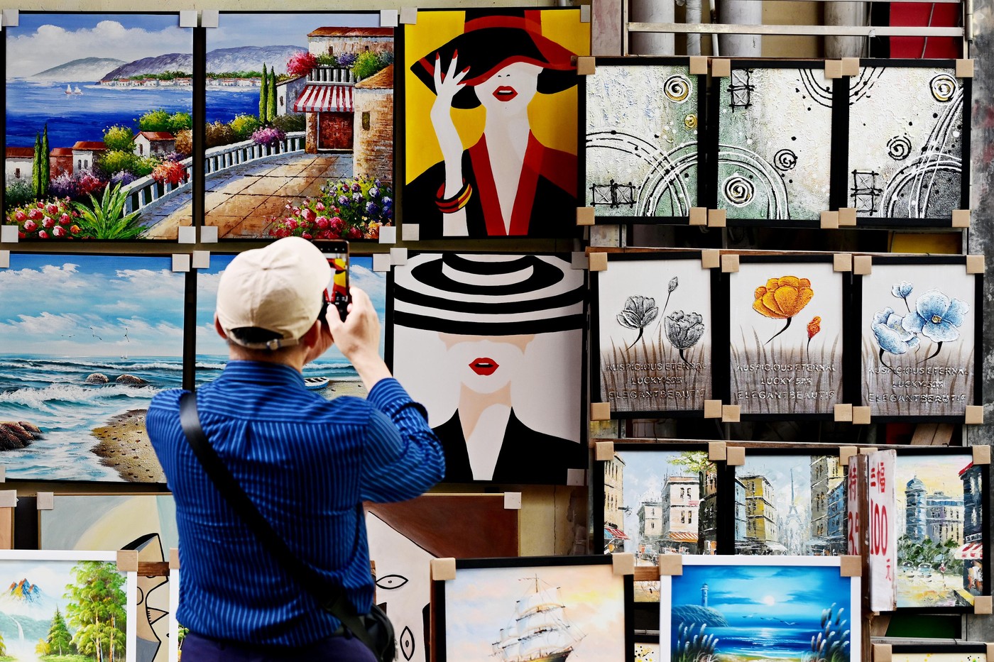 Satul chinezesc al "falșilor Van Gogh", amenințat: Cum se reinventează "fabrica de artă a lumii"