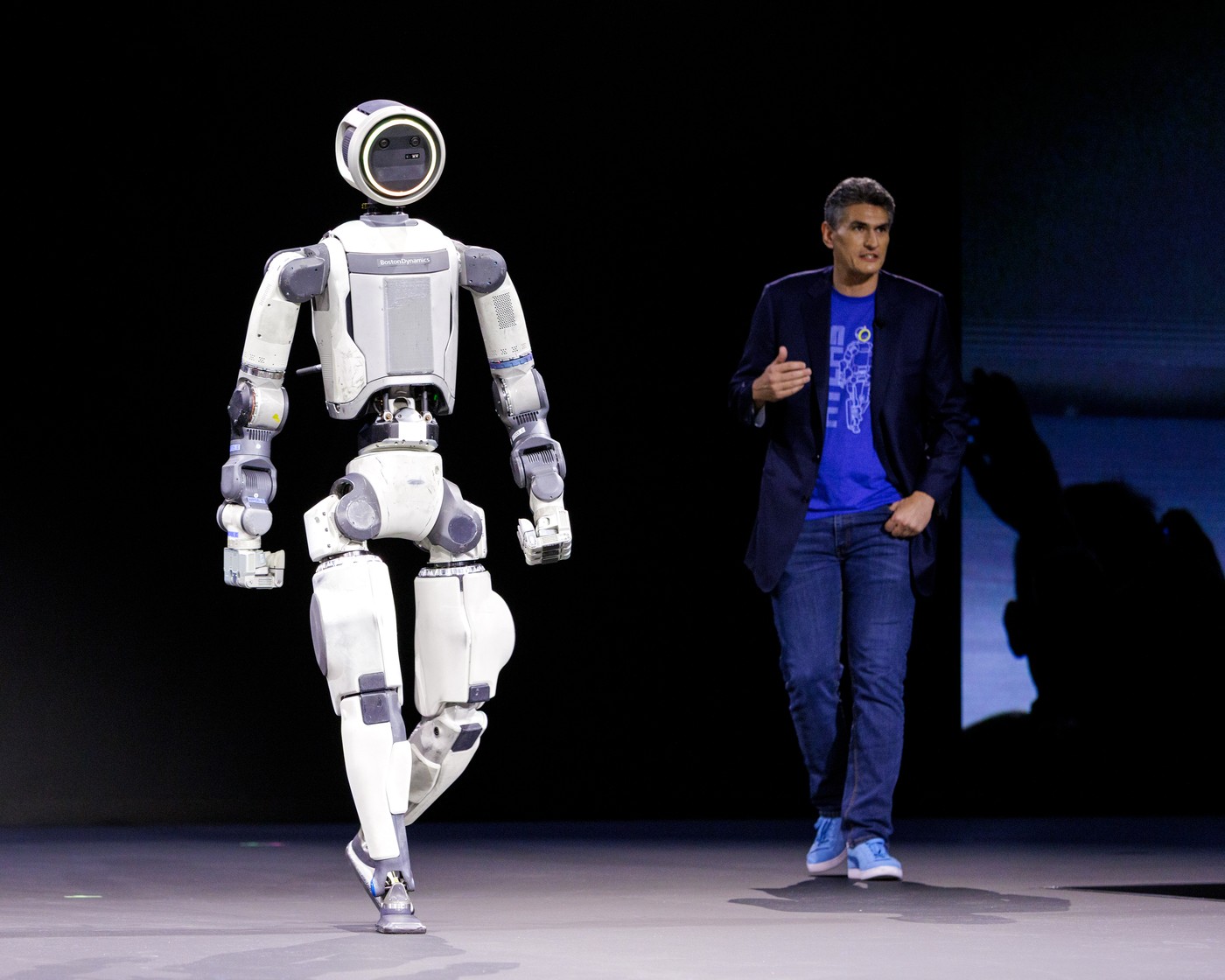 Robotul umanoid Atlas, prezentat publicului! Imagini spectaculoase