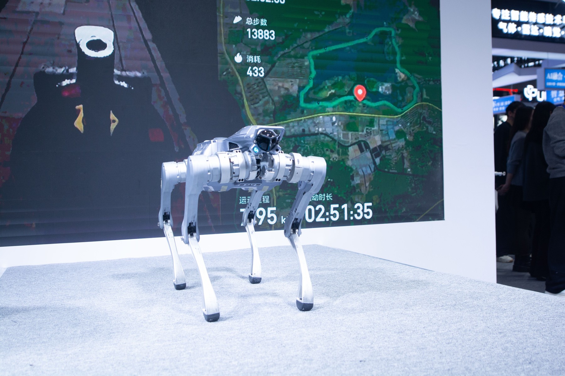 Robocâine de pază, suspectat că trimite date în China: Descoperirea șocantă a unui american