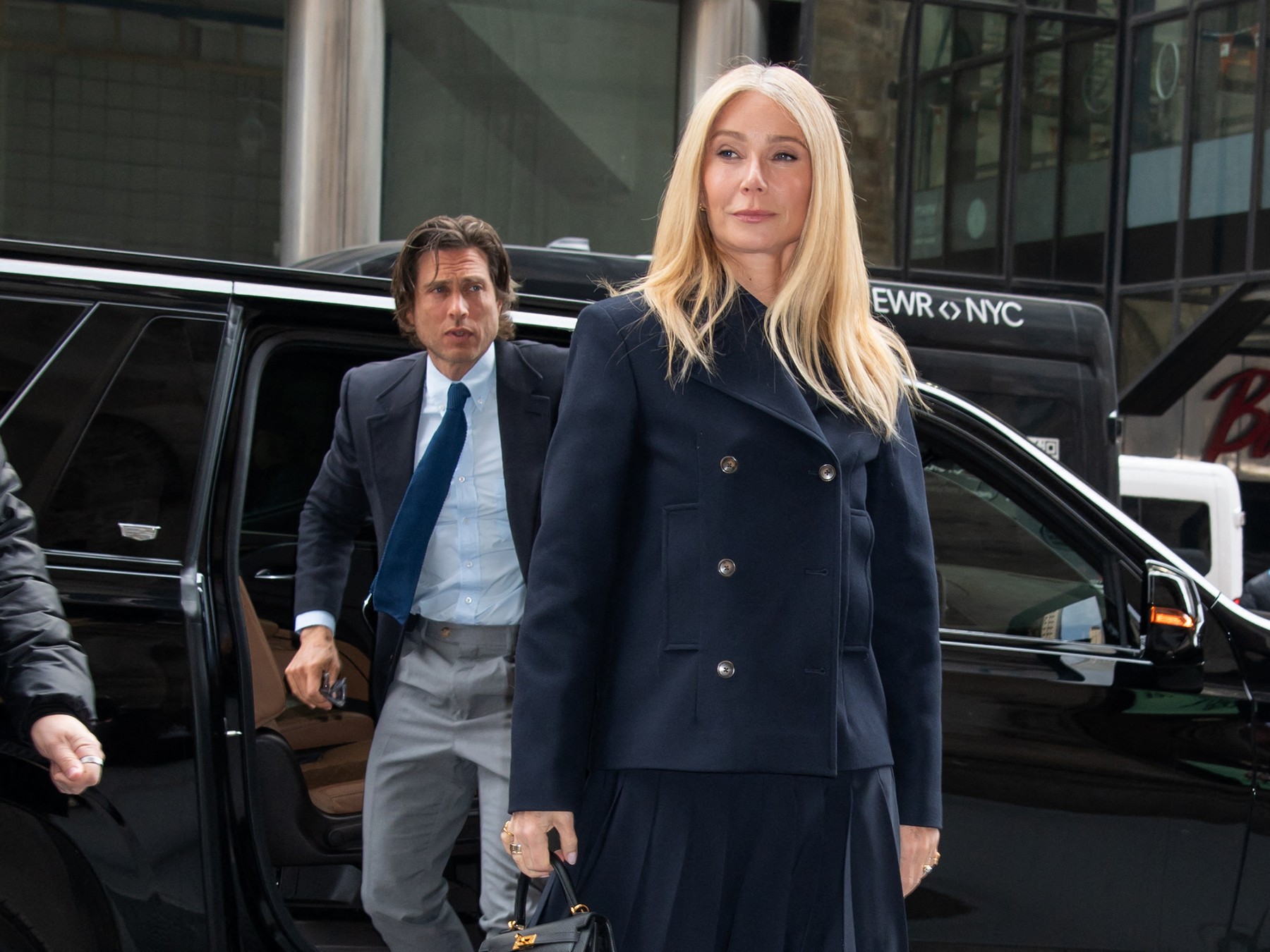 Gwyneth Paltrow e criticată dur după ce a invitat la cină un cunoscut miliardar. „Vom servi burrito cu pește-spadă”, răspunde actrița