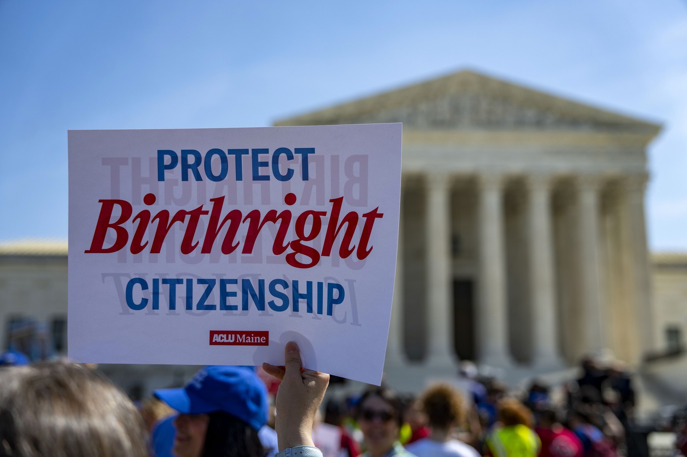 Trump, prezent la Curtea Supremă: Judecătorii, sceptici privind ordinul său despre cetățenie. „America e stupidă”