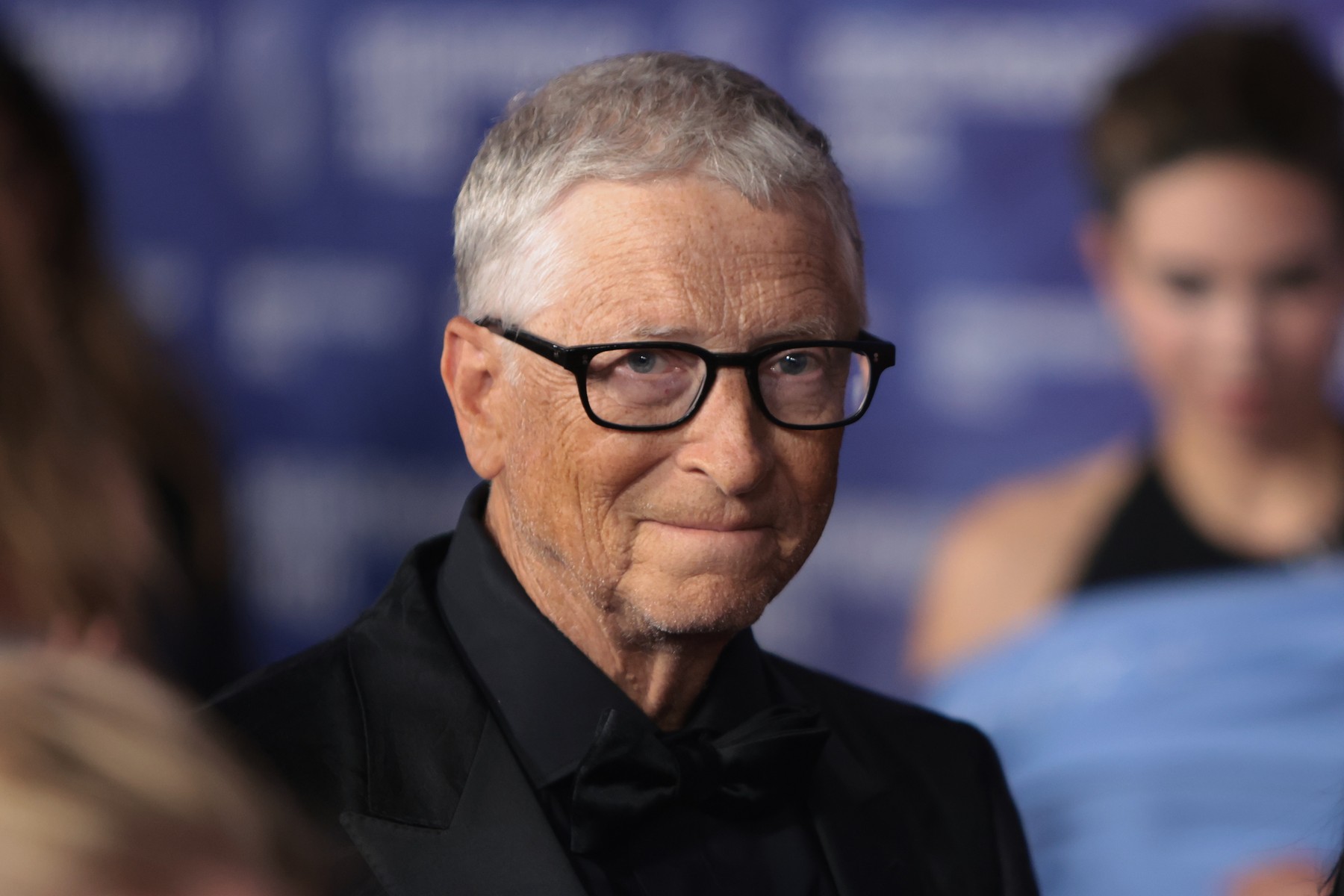 Bill Gates avertizează că guvernele nu sunt pregătite pentru impactul AI asupra locurilor de muncă: „Multe vor dispărea pentru totdeauna”