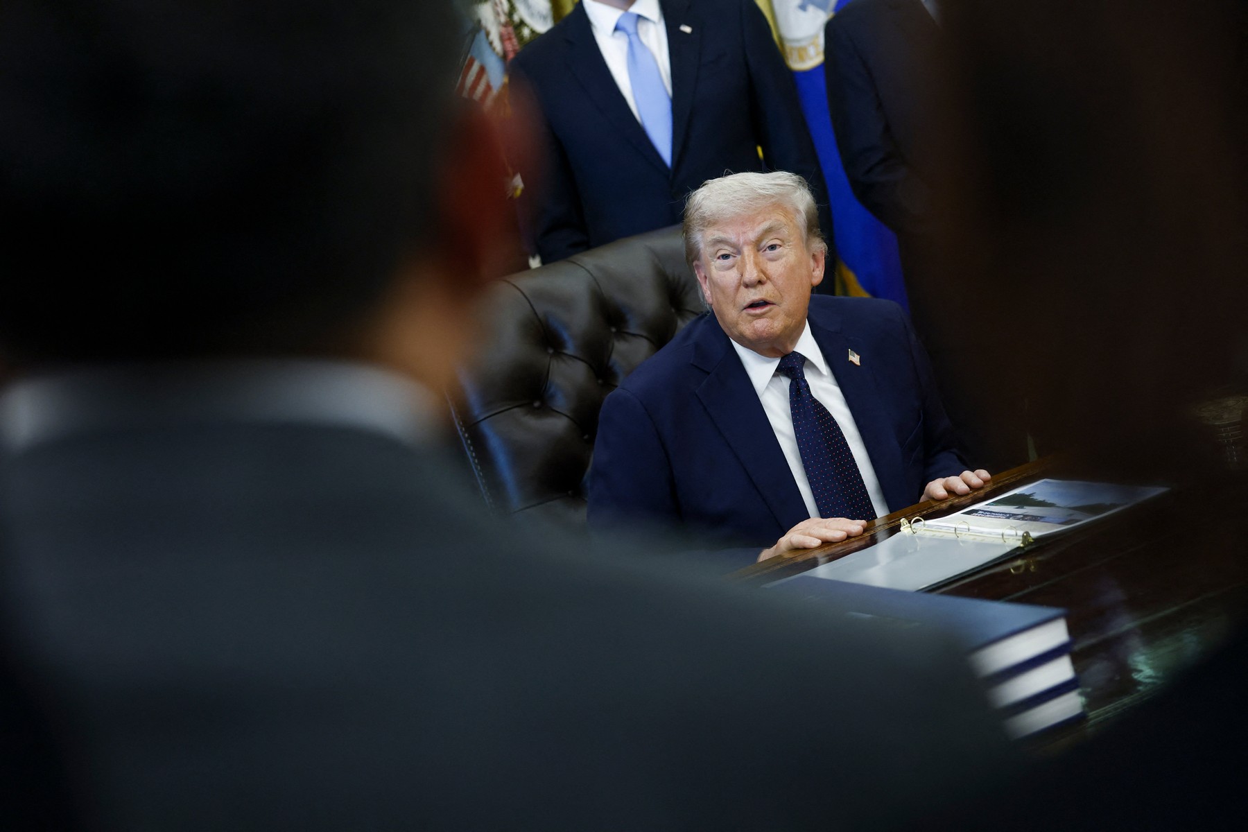 Trump, declarații șocante: „Eu țin închisă Strâmtoarea Ormuz” și nu știe „cine este liderul în Iran”